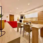 2br Next To The Seafront Apartament *