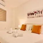 2br Next To The Seafront Apartament *