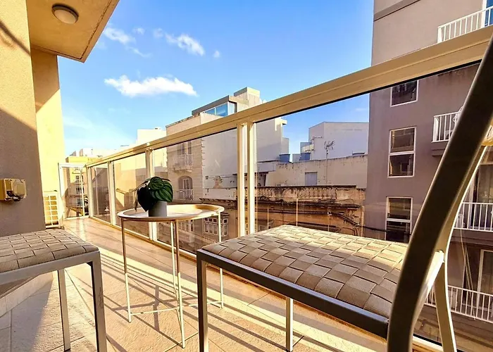 2br Next To The Seafront アパート グジラ