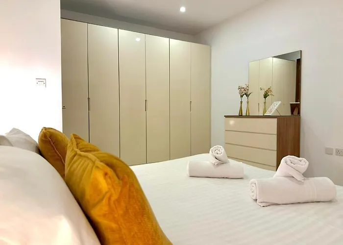 2br Next To The Seafront * Gzira